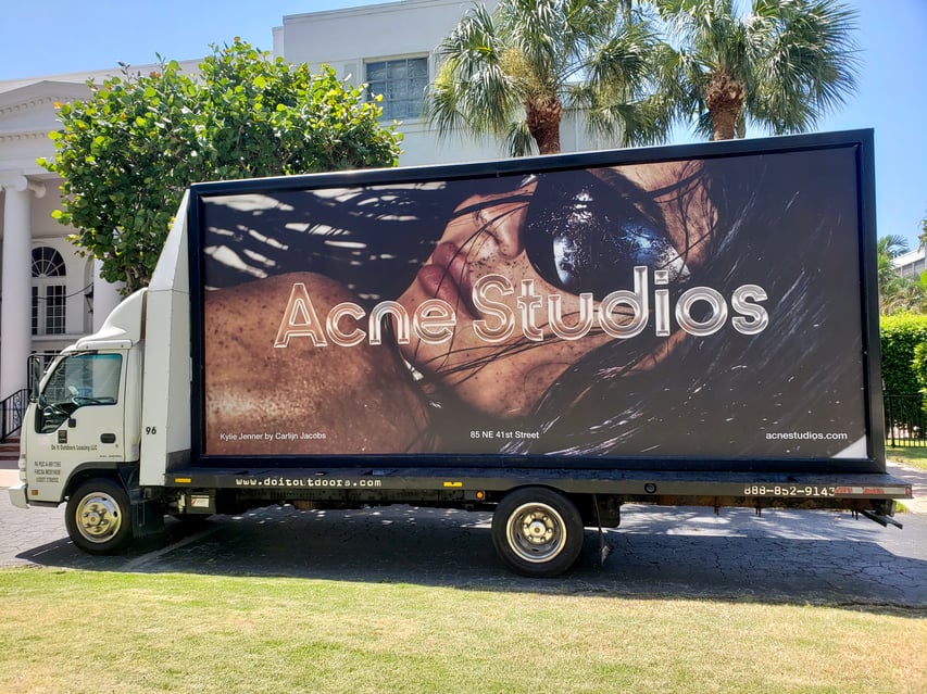 Advertising on a Billboard 101- The Complete Guide for 2023 MOBILE BILLBOARD