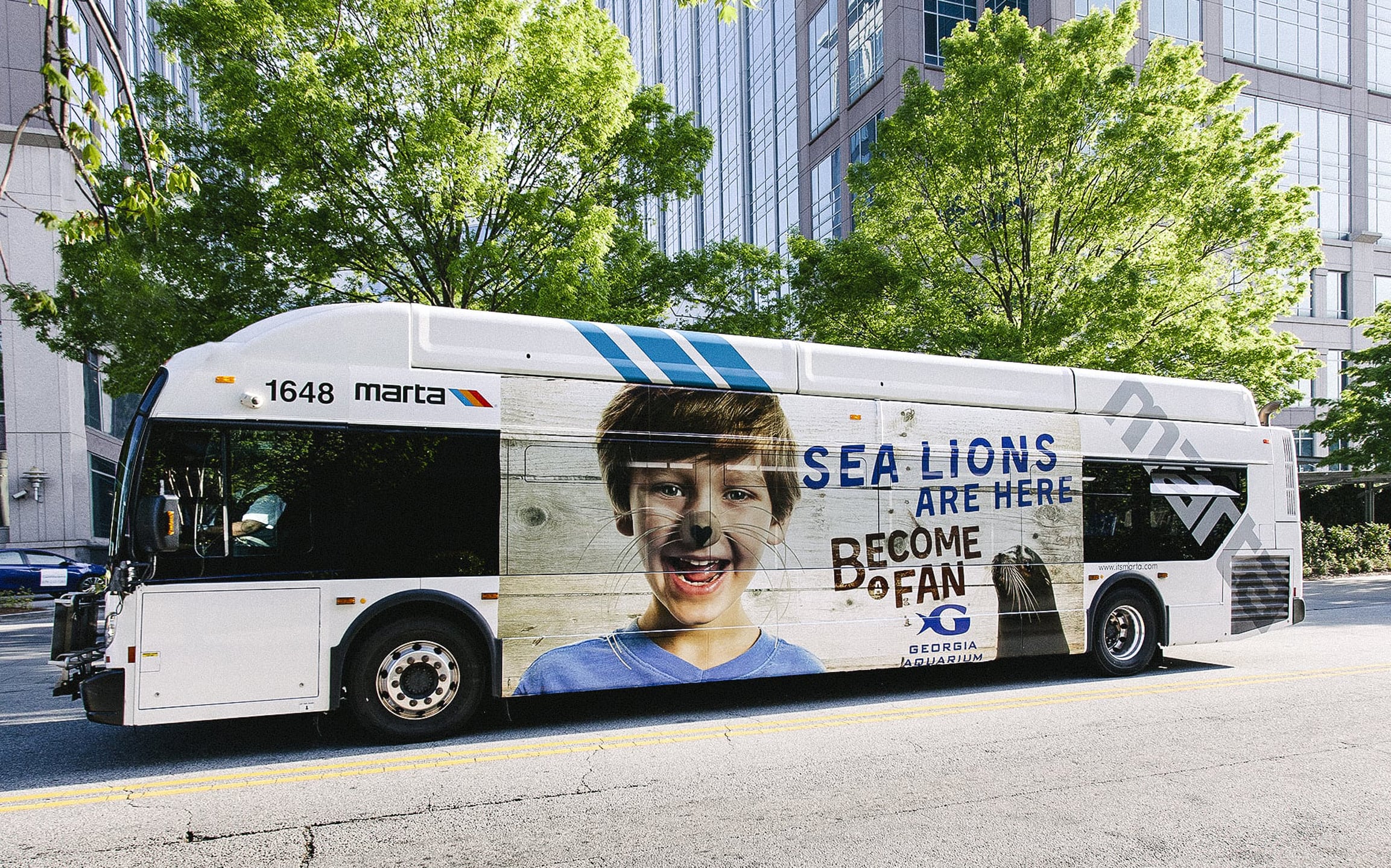 Full side transit bus wrap advertising